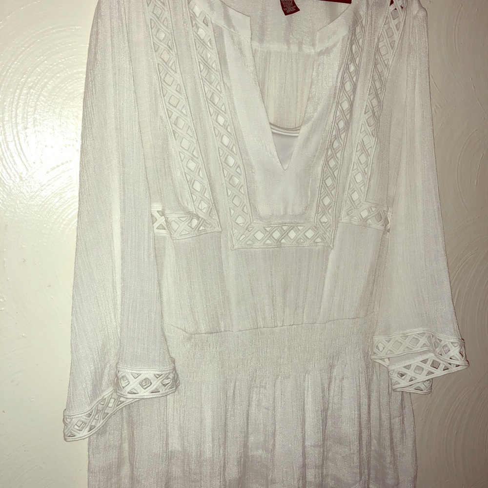 Alfani woman’s gauze shirt with diamond cutouts